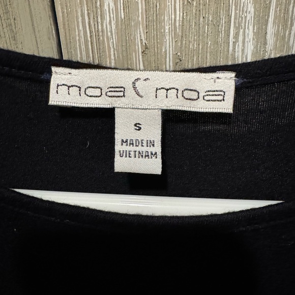 Ladies top - Picture 2 of 3